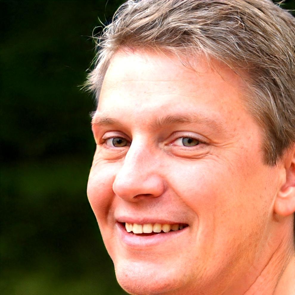 Thomas Lindberg, Gründer und Kreativdirektor von relanivophex Beauty